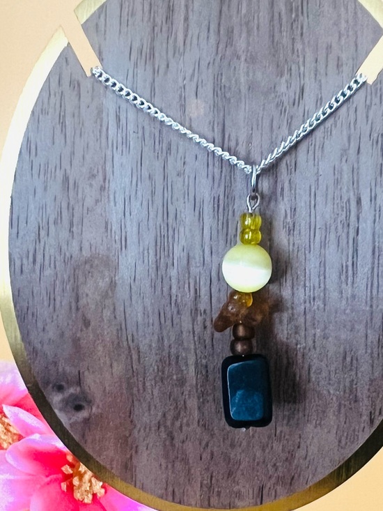 Jewelry - Black faceted crystal Beaded Pendant Necklace - Yellow, Brown & Black